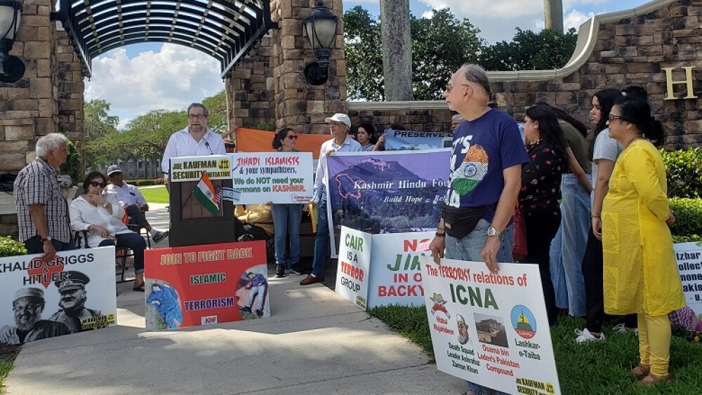 Joe Kaufman speaks at coalition rally in South Florida on March 19, 2022, (Courtesy photo).