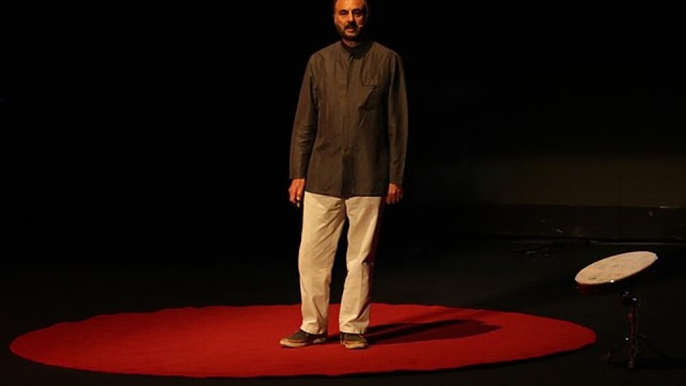 Oberlin Professor Mohammad Jafar Mahallati Jafar Mahallati performing a talk at TEDxTehran 2019. (Photo by Ali Mirshafi/TEDxTehran - https://flickr.com/photos/93265126@N02/48314107171, CC0, https://commons.wikimedia.org/w/index.php?curid=89266647.)