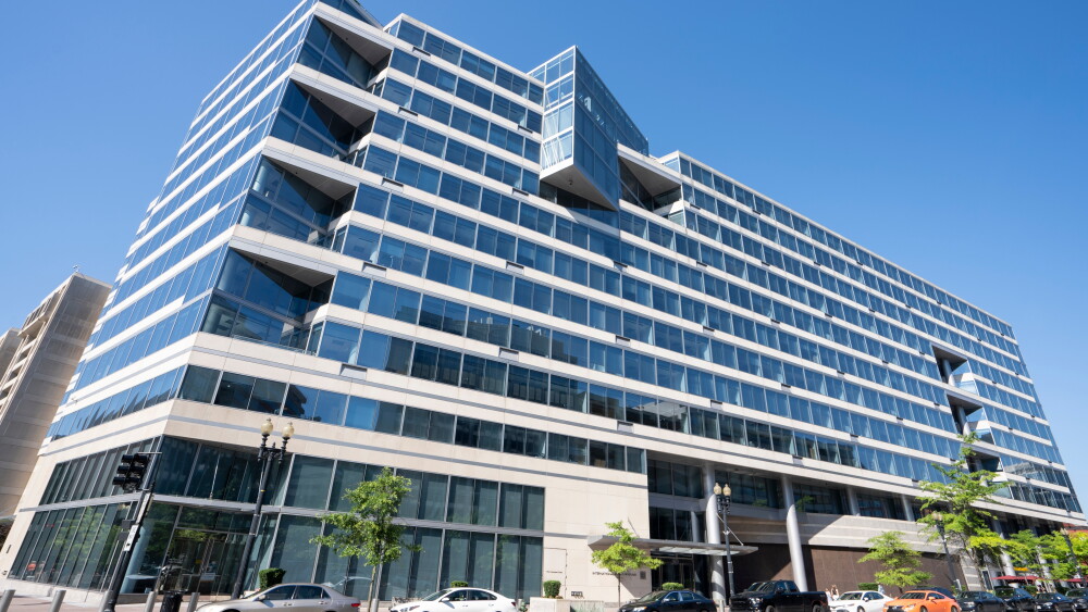 The Algerian regime’s governance model consistently prioritizes tight political control over genuine economic reform. Public sector dominance, opaque decision-making, and selective anti-corruption campaigns, which often target political rivals rather than root causes, systematically undermine foreign and domestic investor confidence. International Monetary Fund (IMF) headquarters building in Washington, DC.